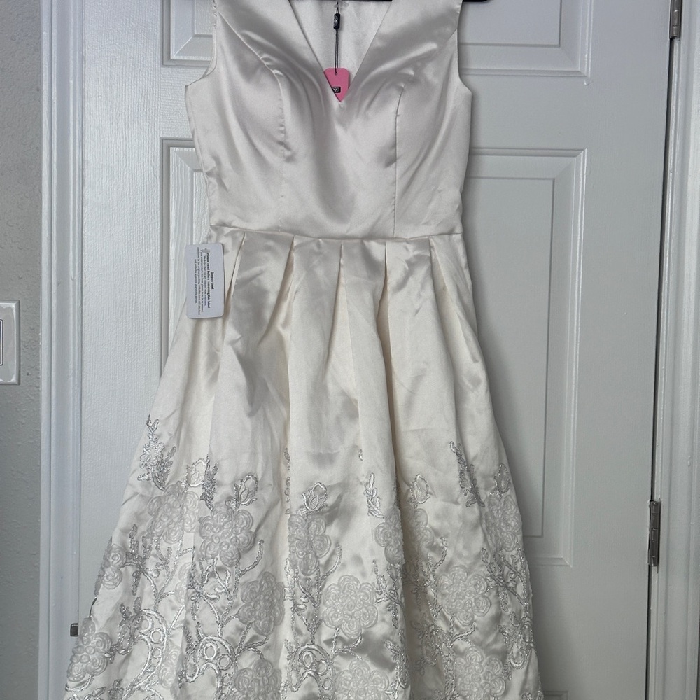 Chi Chi London Pearl ivory dress wedding or cocktail - Picture 12 of 14